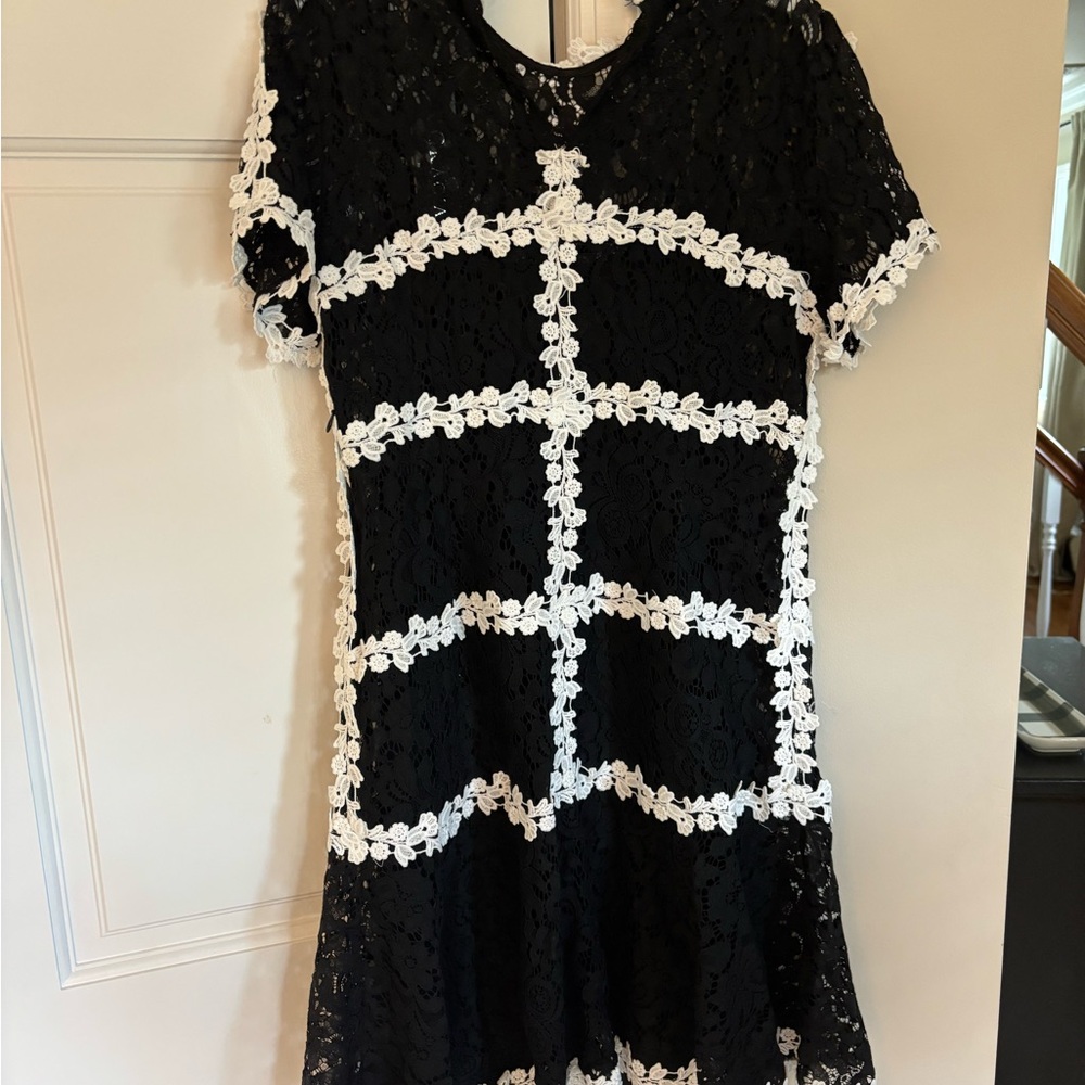 Gracia Black and White Lace Formal Dress